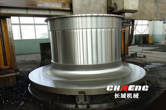 中空軸機加工生(shēng)產現(xiàn)場圖
